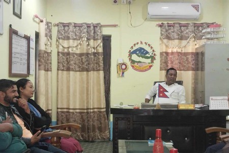 राप्ती सोनारीले मौवाको स्थानीय मदिरा उत्पादन गर्दै