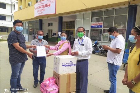माइती नेपालद्वारा भेरी अस्पताललाई स्वास्थ्य सामग्री प्रदान