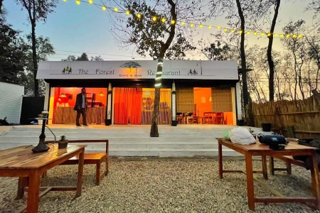 नेपालगन्ज १३ को उदयपुरमा लोकल कुखुराको स्वादसँगै खुल्यो दि फोरेस्ट रेस्टुरेन्ट