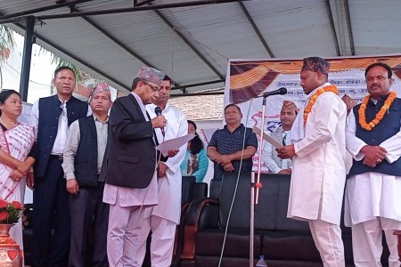 नेपालगन्जका नवनिर्वाचित जनप्रतिनिधिहरुद्वारा सपथ