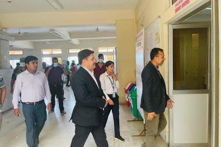 स्वास्थ्य राज्य मन्त्रीले गरे सुशील कोइराला प्रखर क्यान्सर अस्पताल अनुगमन