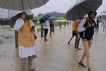 लगातार वर्षाका कारण नरैनापुर आसपासका विभिन्न क्षेत्र जलमग्न