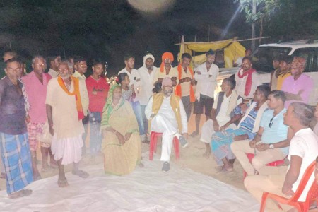 नरैनापुर गाउँपालिका अध्यक्ष शाहद्वारा दुर्गा समितिलाई सहयोग