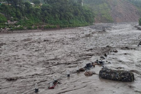 दार्चुलाको बाढी पहिरोमा परि १ को मृत्यु, ८ बेपत्ता, २३ घर बगे