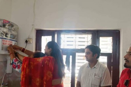 विवाह बर्षगाँठमा जागेश्वर र संगमले भेरीलाई दिए पिउने पानीका लागि 'एकवा गार्ड'