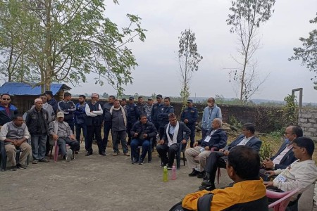 मतदान केन्द्र विवादले राप्तीसोनारीमा अझै मतदान सुरु हुन सकेन