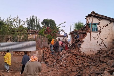 प्रधानमन्त्री भूकम्प प्रभावित क्षेत्रतर्फ प्रस्थान, हालसम्म १२८ जनाको मृत्यु