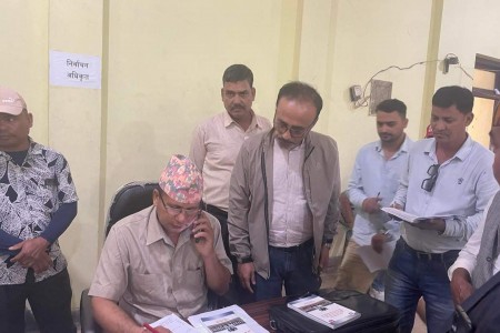 कांग्रेस नेता श्रेष्ठद्वारा उम्मेदवारी फिर्ता