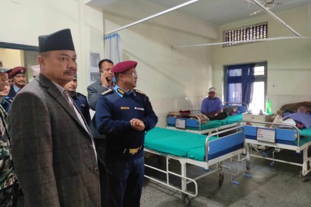मुख्यमन्त्री चौधरीद्वारा नेपालगञ्जस्थित प्रदेश प्रहरी अस्पतालको निरीक्षण