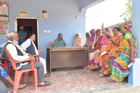 आचारसंहिता पालन गर्दै जानकीमा कांग्रेसको घरदैलो