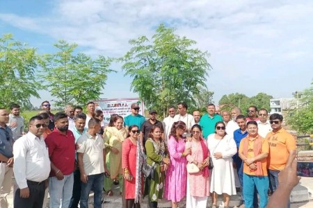 ४१ औं वीपी स्मृति दिवसमा नेपालगन्जको कान्तीतालमा वृक्षारोपण