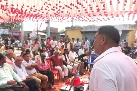 मतदाता शिक्षा लिएर जनतामाझ जान राठोरको अपील