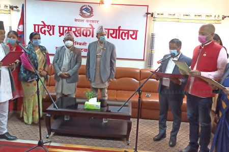 अविश्वासको प्रस्ताव दर्ता गराएका सांसदलाई मुख्यमन्त्री पोखरेलले बनाए मन्त्री