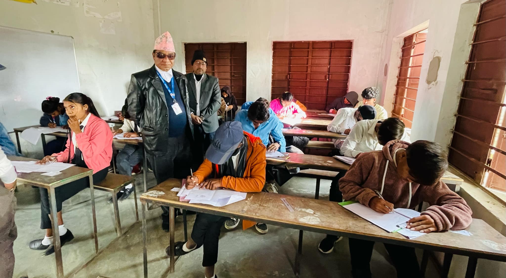 एसईई दिने विद्यार्थीहरुको प्रि-टेस्ट लिँदै जानकी गाउँपालिका