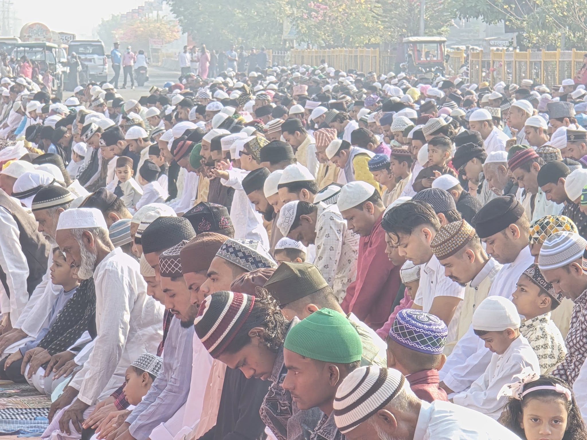 बाँकेमा पनि धुमधामका साथ इद मनाइँदै, नेपालगञ्जमा सामूहिक नमाज