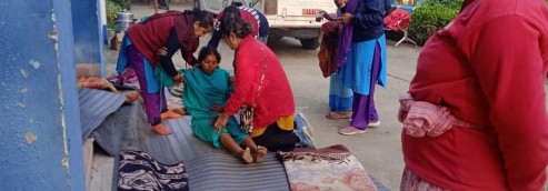 स्थायी बन्ध्याकरण शिविरमा बन्ध्याकरण गर्ने महिला धेरै
