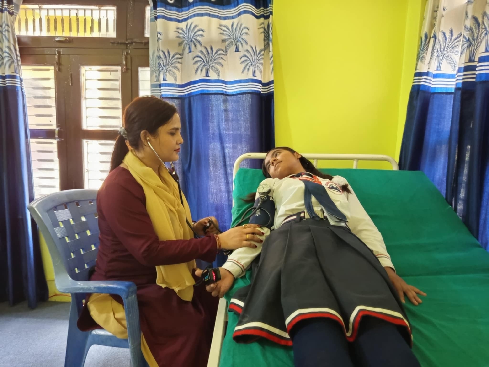 सगरमाथा बोर्डिङले गर्‍यो विद्यार्थीको स्वास्थ्य बीमा