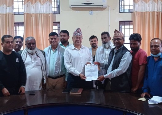 नरैनापुरमा अबिलम्ब इलाका प्रशासन माग्दै कांग्रेस बाँकेको ज्ञापनपत्र