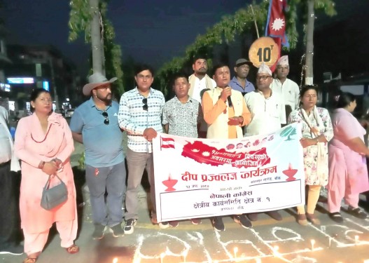 गणतन्त्र दिवसको अवसरमा कोहलपुरमा दीप प्रज्ज्वलन