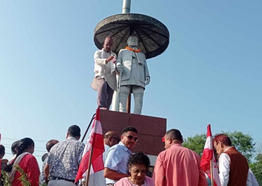 कांग्रेस बाँकेले सम्झियो सर्वोच्च नेता गणेशमानलाई, शालिकमा माल्यार्पण