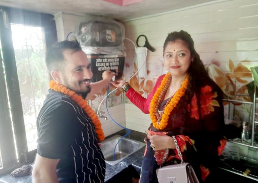 वैवाहिक वर्षगाँठमा नेपालगन्जका स्वास्थ्यकर्मी बस्नेत दम्पतीको मानवीय सेवा