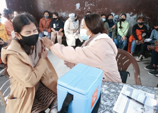 बाँकेमा बालबालिकाहरुलाई कोरोनाको मोडर्ना खोप लगाउन सुरु