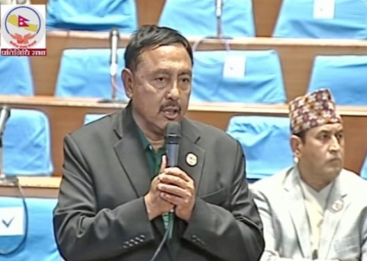 सडकको दुरावस्थाबारे संसदमा गर्जिए सांसद गिरी