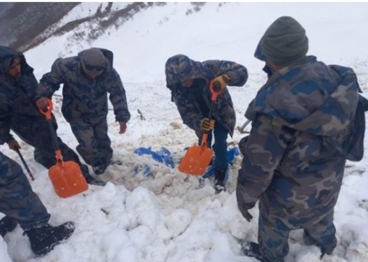 दार्चुलामा हिमपहिरोमा बेपत्ता ५ जनामध्ये ३ शव फेला पर्यो