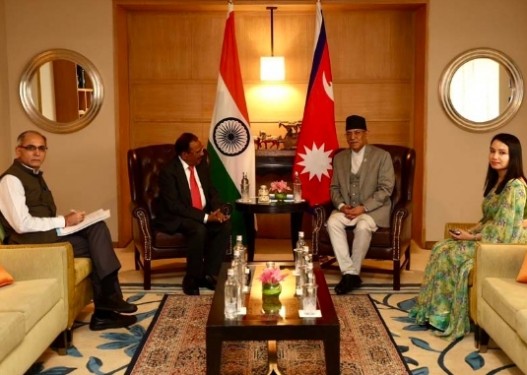 प्रधानमन्त्री प्रचण्डको मोदीका सुरक्षा सल्लाहकार डोभाल र विदेश सचिव क्वात्राबीच भेटघाट