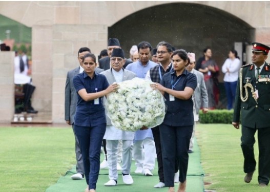 प्रधानमन्त्री प्रचण्डद्वारा महात्मा गान्धीको समाधिस्थलमा पुष्पगुच्छा अर्पण