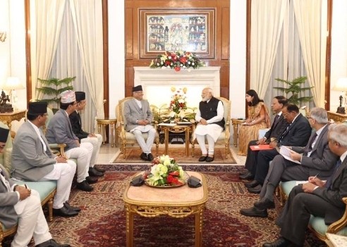 प्रधानमन्त्री प्रचण्ड र नरेन्द्र मोदीबीच भेटवार्ता