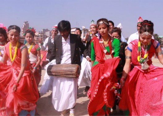 आज माघे सङ्क्रान्ति पर्व, थारु समुदायले धुमधामका साथ माघी मनाउँदै