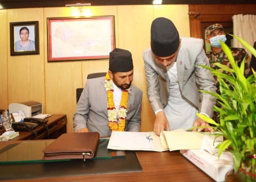 रवि लामिछानेको गृहमोहः सेटिङ मिलाउन खोज्दा प्रहरीसँग टकराव