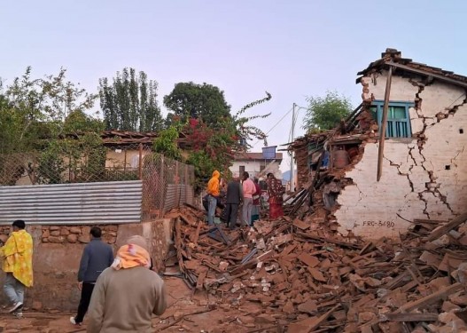 प्रधानमन्त्री भूकम्प प्रभावित क्षेत्रतर्फ प्रस्थान, हालसम्म १२८ जनाको मृत्यु