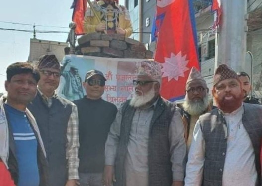 नेपालगन्जमा त्रिभुवनको शालिकको पुनर्स्थापना गरियो