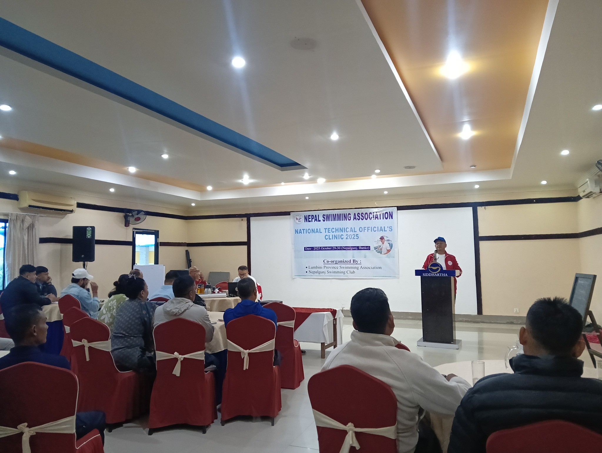 नेशनल स्विमिङ च्याम्पियनसीपको पूर्व सन्ध्यामा पौडी प्रशिक्षक तयार गरिँदै