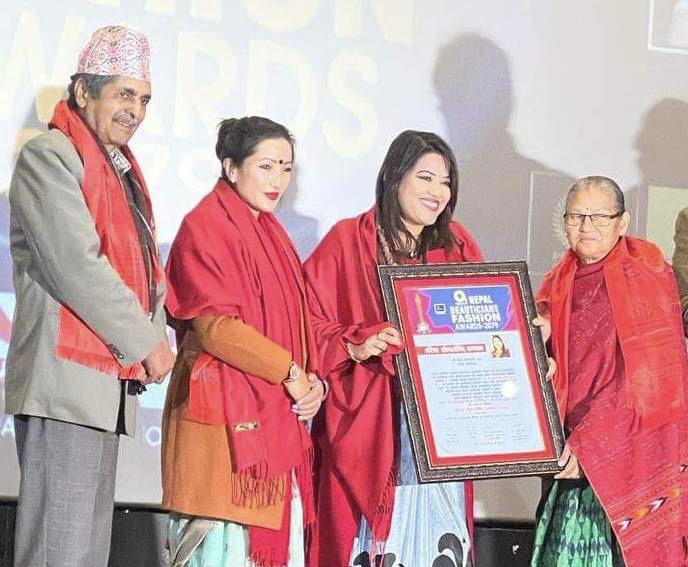 भण्डारीलाई वरिष्ठ सौन्दर्यविद सम्मान 