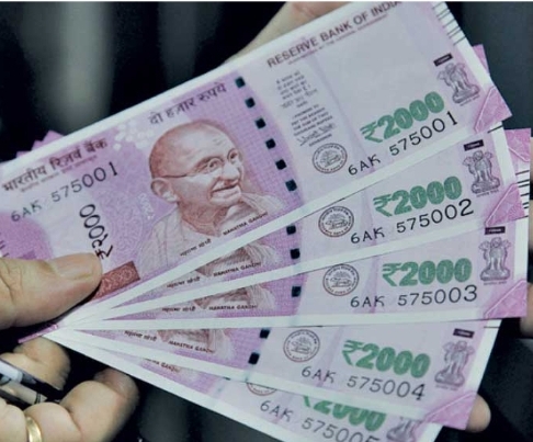 भारतले भारु २ हजारको नोट बन्द गर्दै
