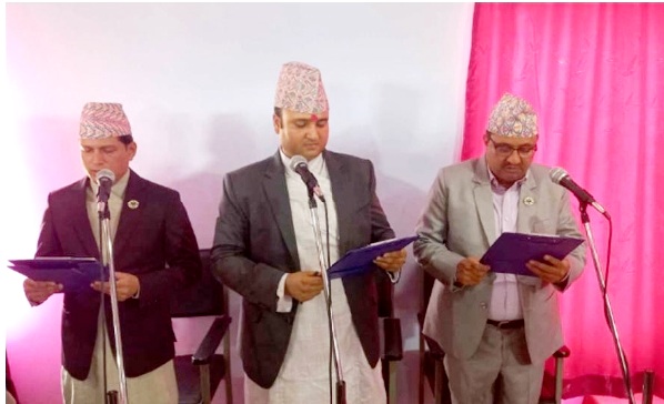 कोशीका नवनियुक्त तीन मन्त्रीहरुले लिए सपथ