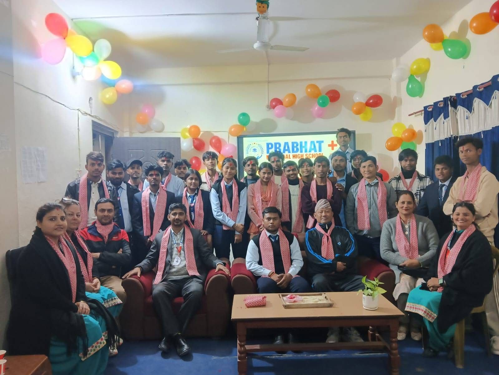 प्रभातमा कक्षा ११ का विद्यार्थीलाई स्वागत