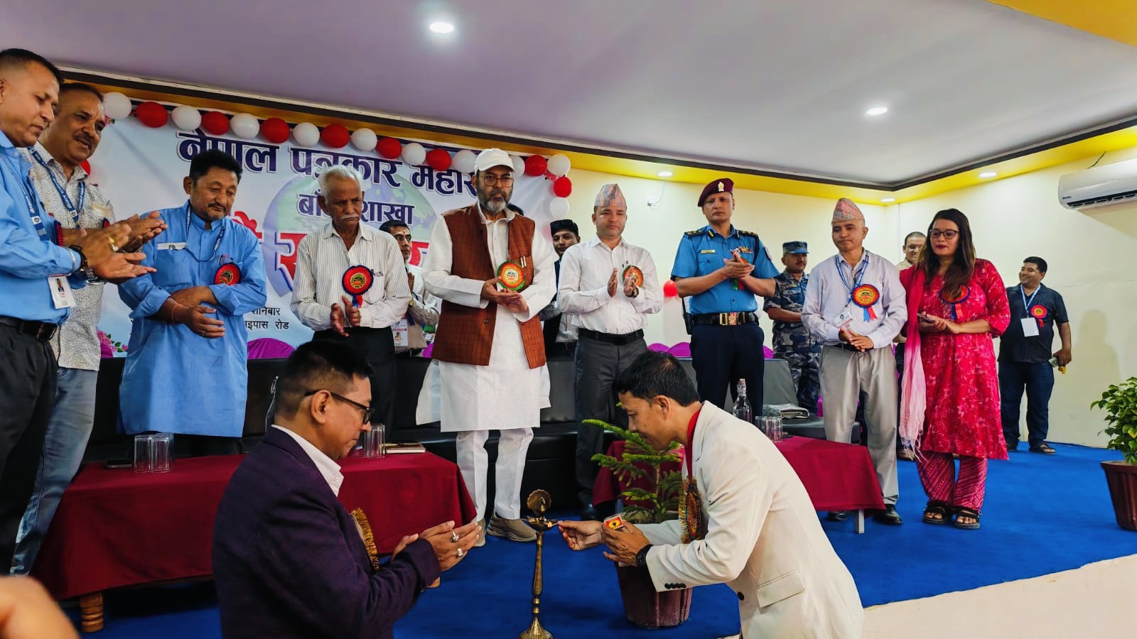 ८ बुँदे 'नेपालगञ्ज-घोषणापत्र' जारी गर्दै पत्रकार महासंघ बाँकेको पन्ध्रौँ साधारण सभा सम्पन्न