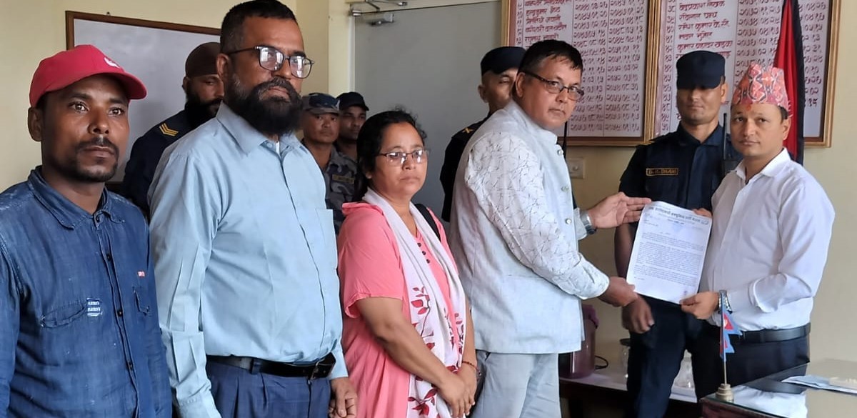 क्रान्तिकारी कम्युनिष्ट पार्टीले बाँकेमा सिडिओलाई ज्ञापनपत्र बुझायो